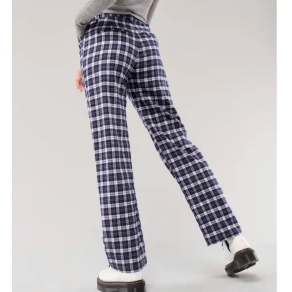 NWT Hollister Ultra High-Rise Flannel Plaid Dad Pants. Size 13R-W31 - Picture 2 of 9